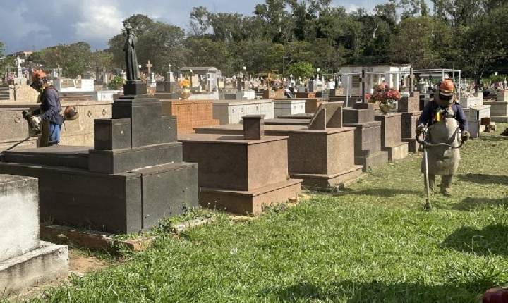 Prefeitura realiza limpeza do Cemitério Municipal