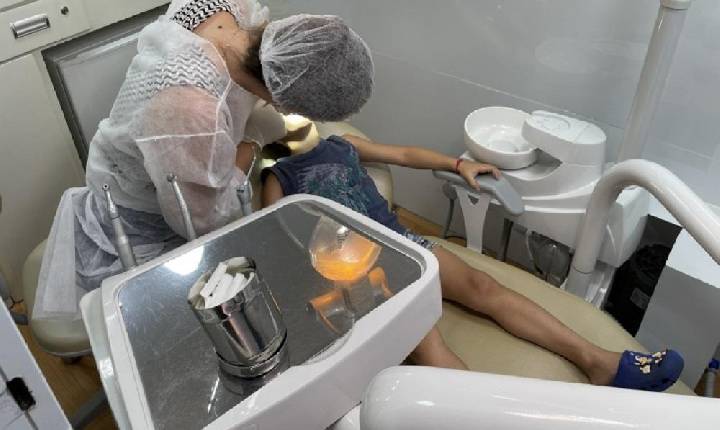 Saúde realiza atendimentos odontológicos no bairro Marimbondo