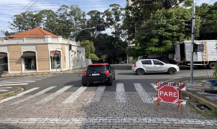 Semáforo da Rua Nunes Machado com Rua Liberdade não está funcionando