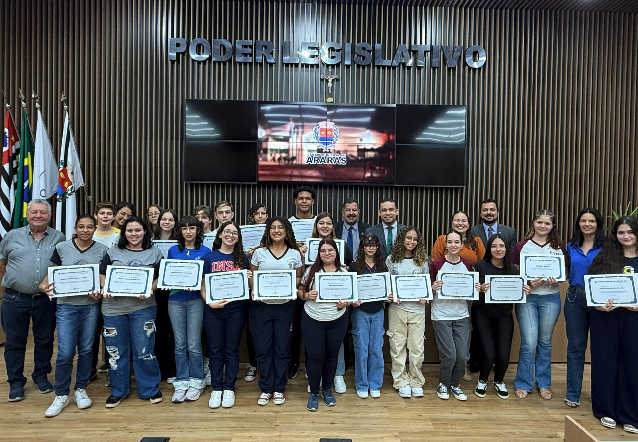 24ª Legislatura da Câmara Jovem toma posse em sessão solene