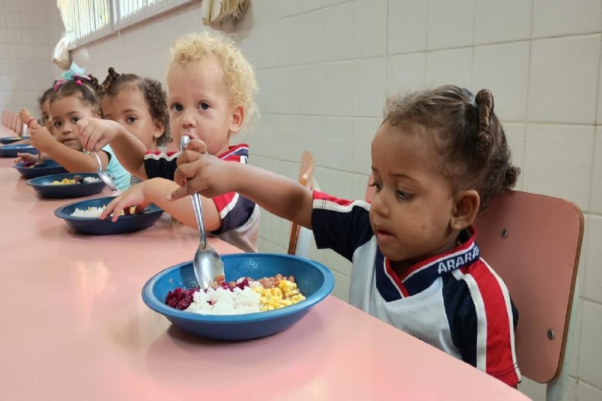 Merenda escolar volta a ter itens de agricultura familiar