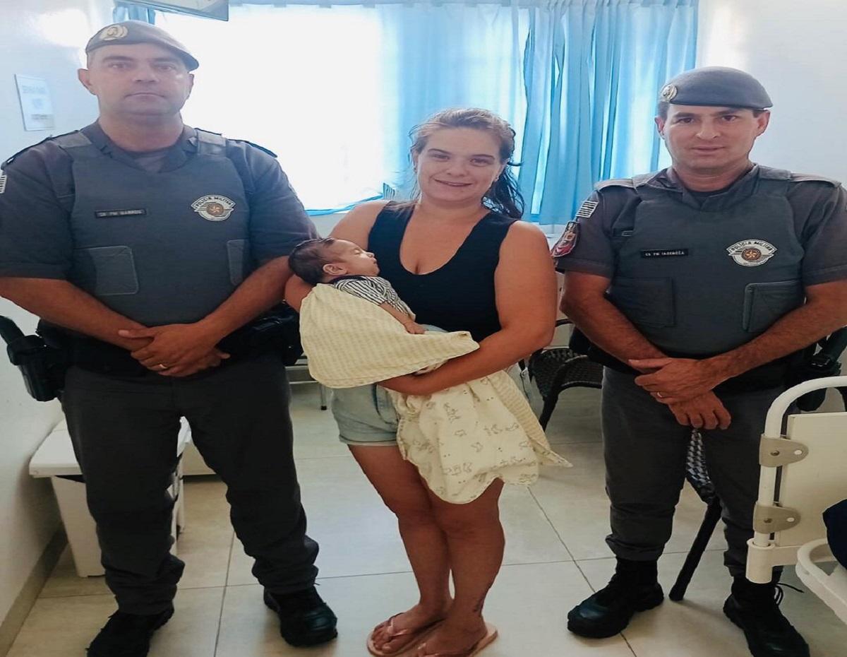 POLÍCIAIS MILITARES SALVAM BEBÊ DE 02 MESES QUE ESTAVA ENGASGADA EM LEME SP