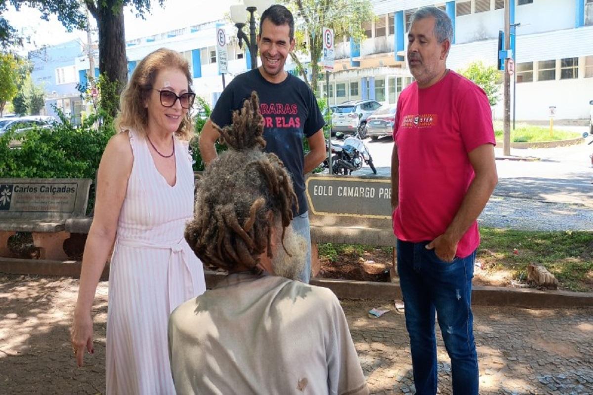 Prefeitura orienta pessoas em situação de rua e faz campanha contra esmola