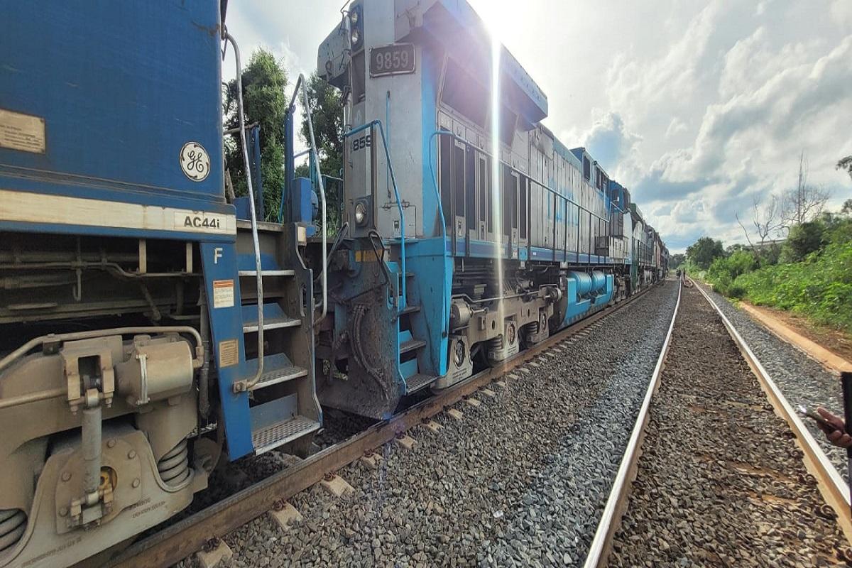 HOMEM É ATROPELADO POR TREM EM CORDEIRÓPOLIS SP