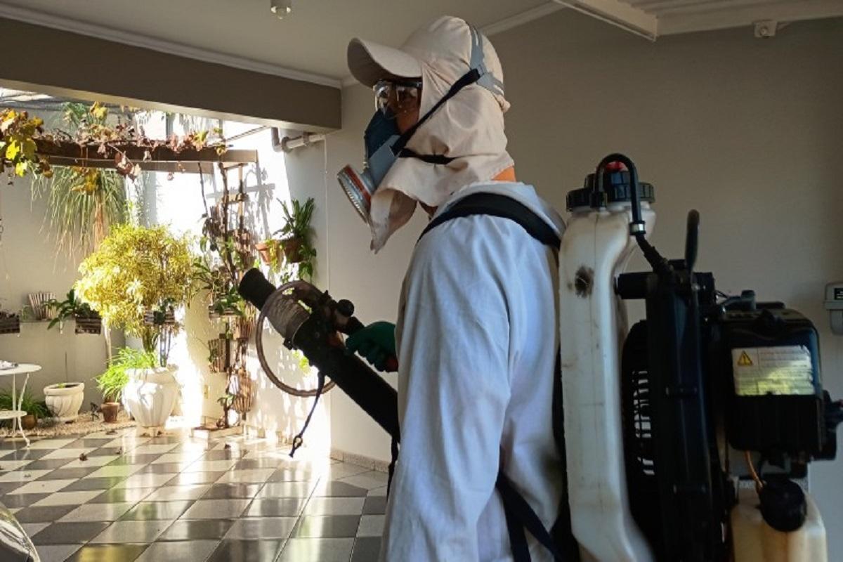 Agentes de Endemias realizam nebulização no Jardim Cândida