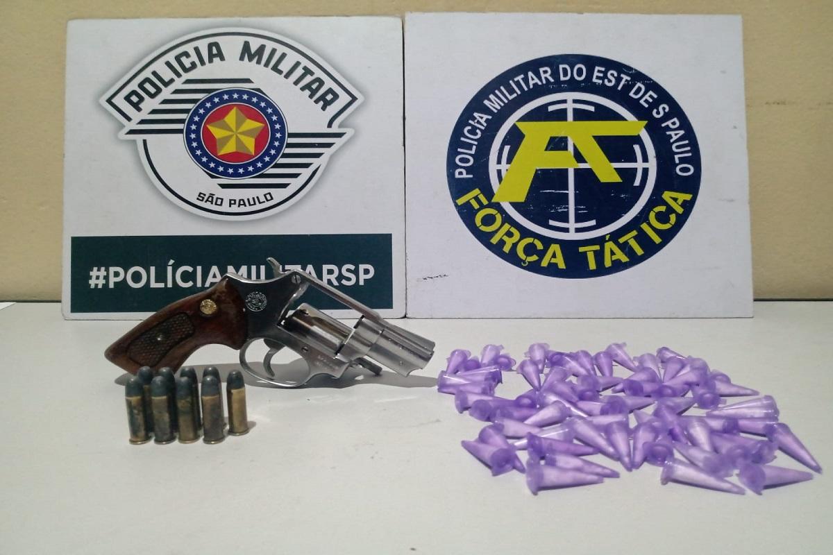 HOMEM PULA DENTRO DE CÓRREGO PARA FUGIR DA P.M E ACABA PRESO EM LEME SP