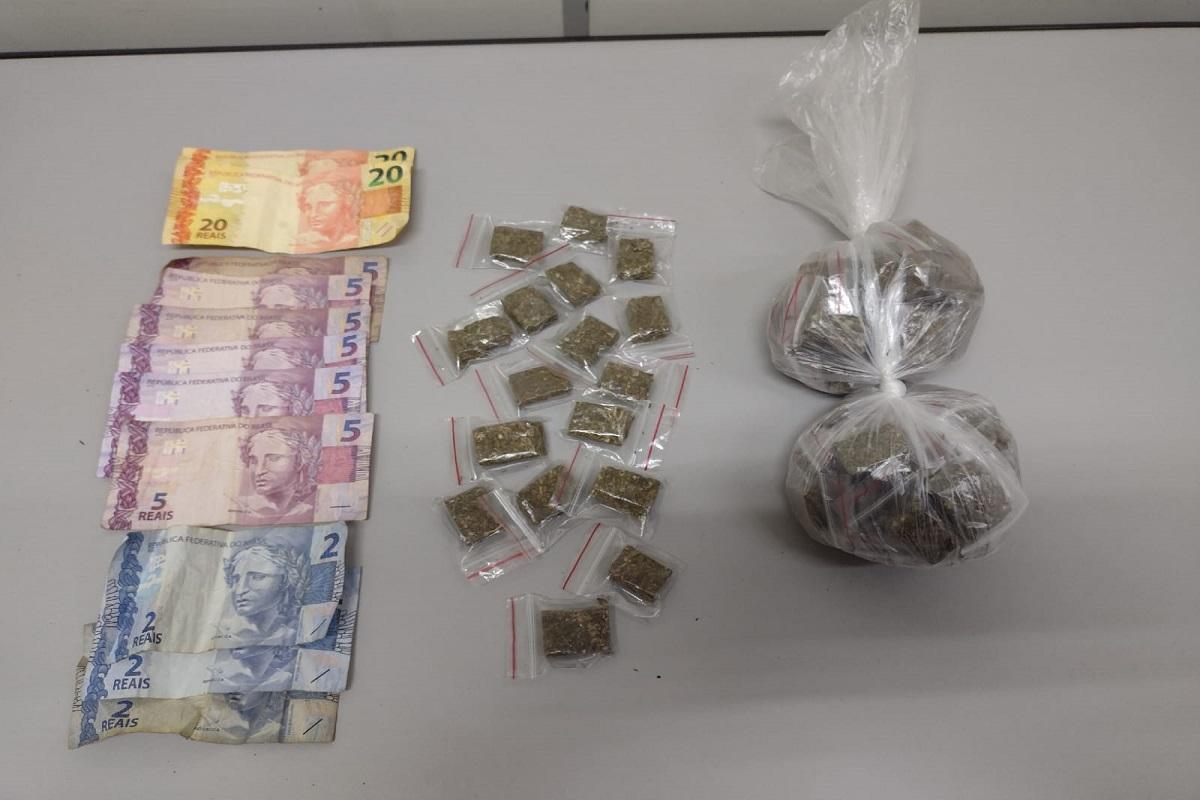 INDIVÍDUO DE 22 ANOS É DETIDO PELA GCM EM PONTO AFAMADO DE TRÁFICO DE DROGAS EM ARARAS SP