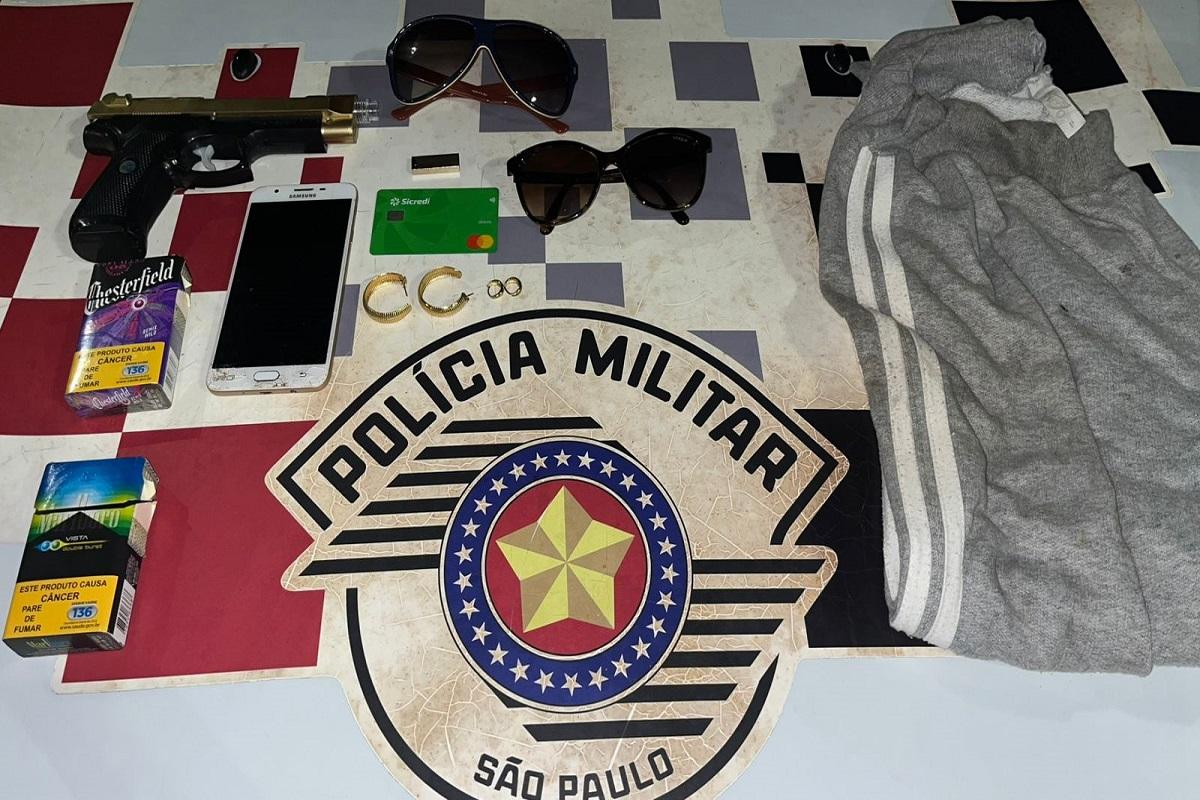 INDIVÍDUO É PRESO PELA POLÍCIA MILITAR APÓS FURTO A OBJETOS DENTRO DE VEÍCULO EM ARARAS SP