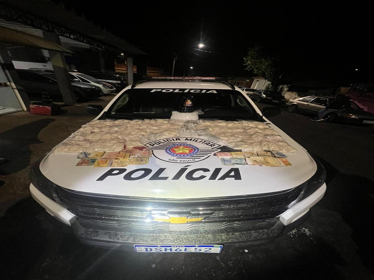 POLÍCIA MILITAR APREENDE GRANDE QUANTIDADE DE DROGAS E DINHEIRO EM LIMEIRA SP