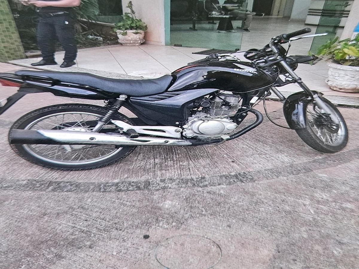 Guarda Civil de Araras recupera motocicleta furtada e prende suspeitos