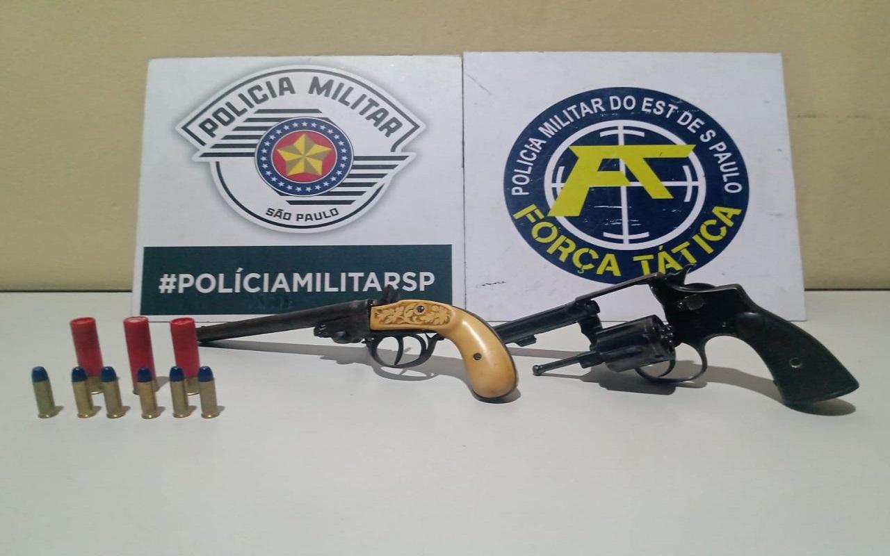 INDIVÍDUO É DETIDO COM ARMAS DE FOGO LEVADO A DELEGACIA E LIBERADO APÓS PAGAR FIANÇA EM LEME SP