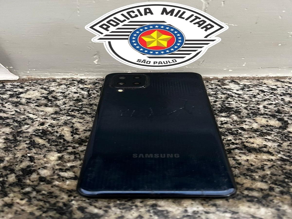TRÊS INDIVÍDUOS SÃO DETIDOS PELA POLÍCIA MILITAR APÓS ROUBO A CELULAR EM LIMEIRA SP