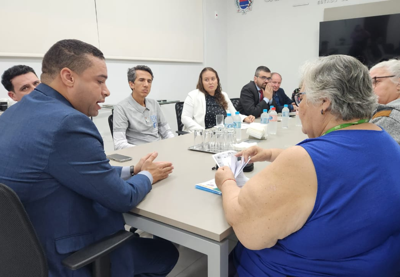 Vereadores da Câmara Municipal se reúnem com representantes do Conselho Tutelar