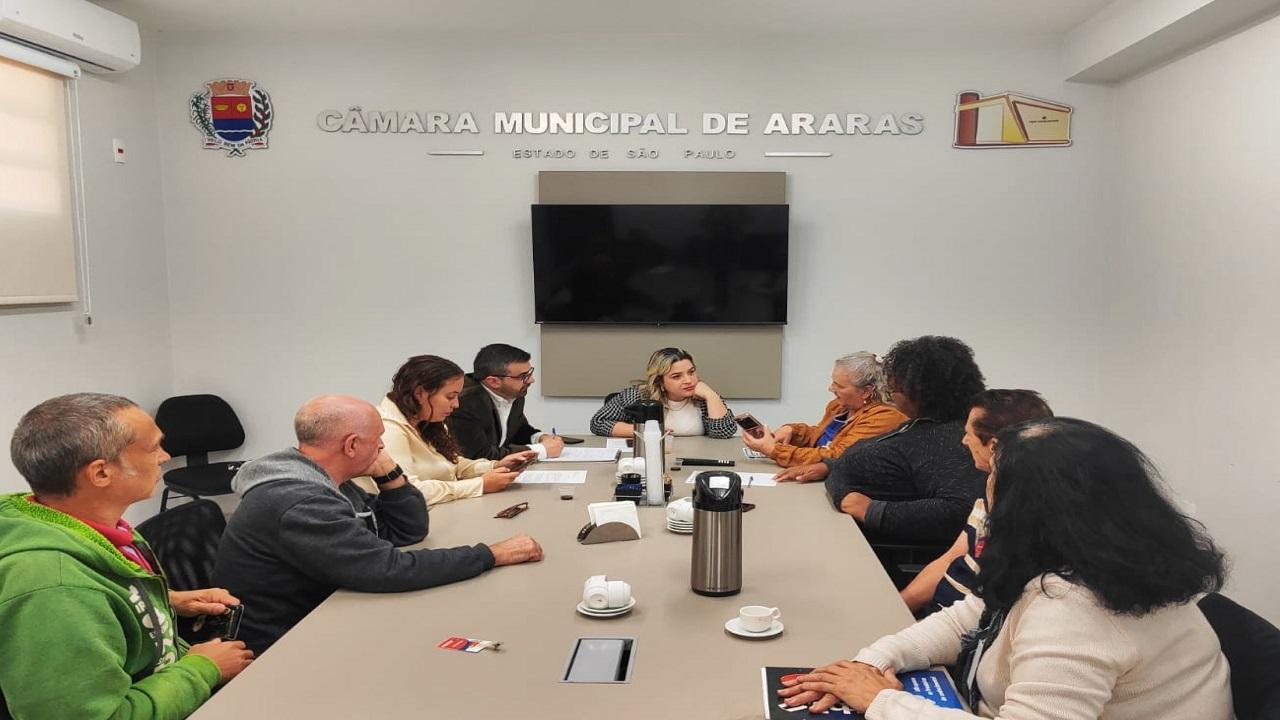Comissão que estuda retirada do prêmio de assiduidade e disciplina se reúne com representantes de servidores públicos