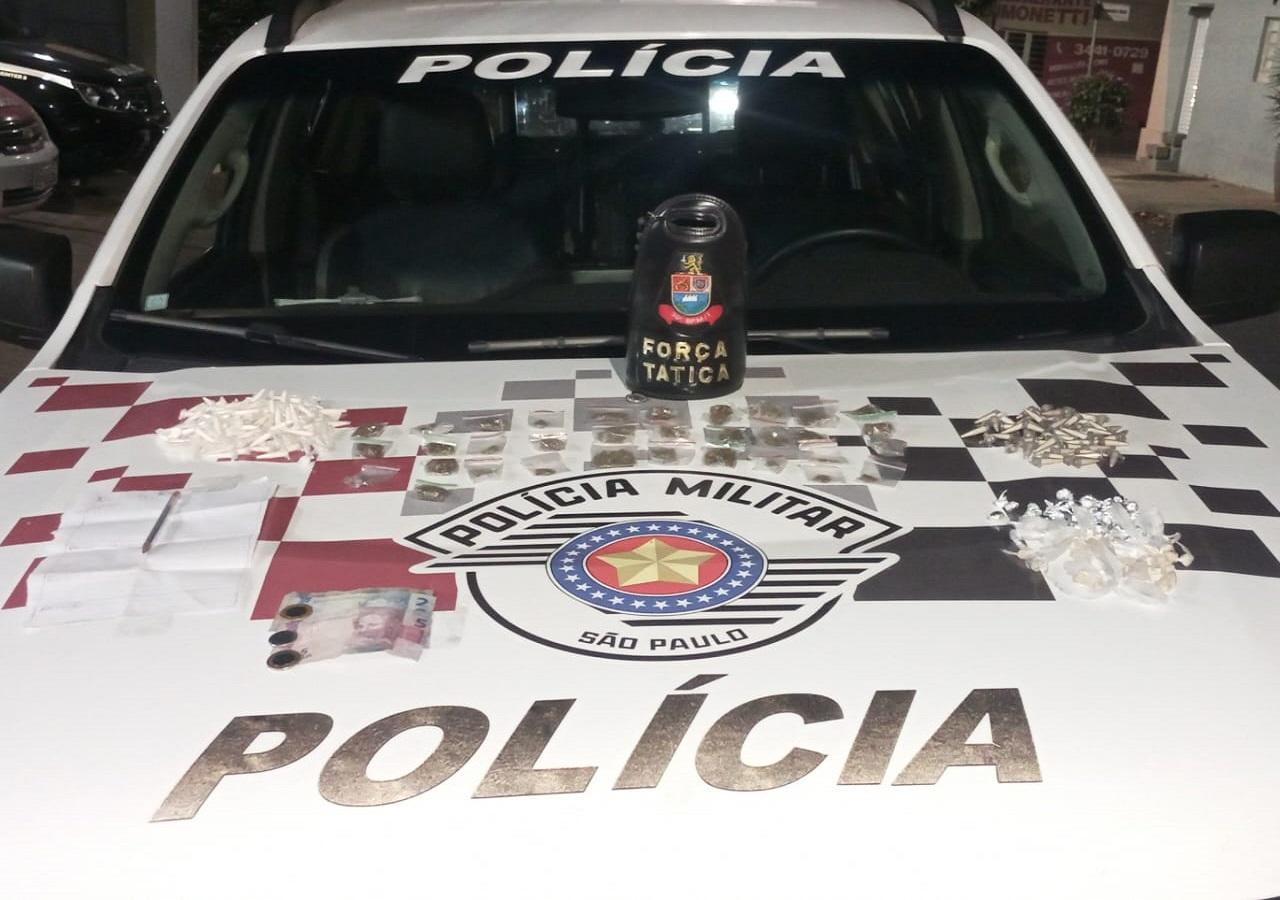 INDIVÍDUO É PRESO PELA POLÍCIA MILITAR NA PRÁTICA DE TRÁFICO DE DROGAS EM LIMEIRA SP