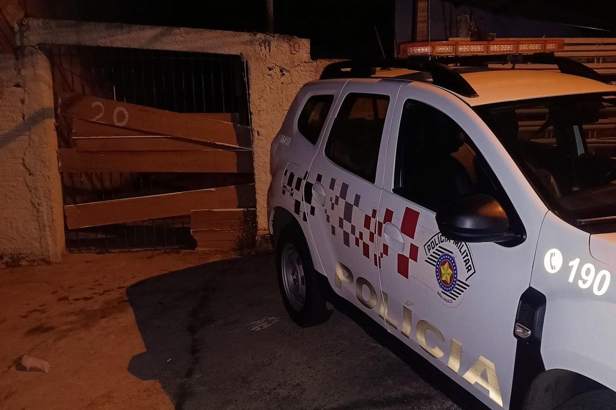 MULHER É PRESA APÓS ATEAR FOGO EM COLCHÃO DE EX-AMASIO EM LEME SP