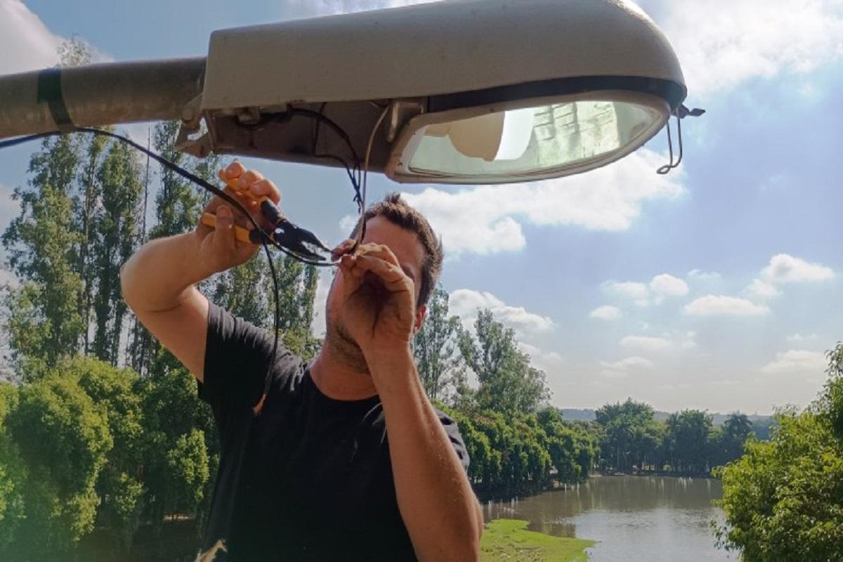 Prefeitura realiza manutenção na iluminação pública do Parque Ecológico