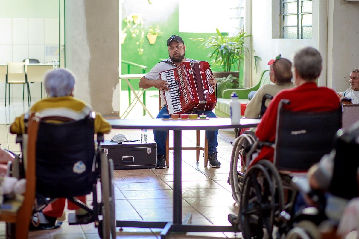 Projeto “Arte do Coração” leva música a instituições da região em julho