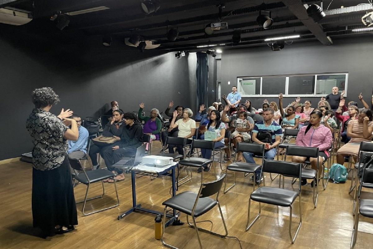 Agosto Lilás: Palestra “Despertando Violetas” abordou violências contra a mulher