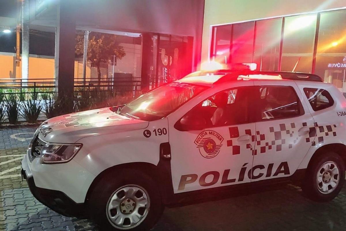 AMÁZIO AGRIDE MULHER COM FACÃO E ACABA PRESO PELA POLÍCIA MILITAR EM LEME SP