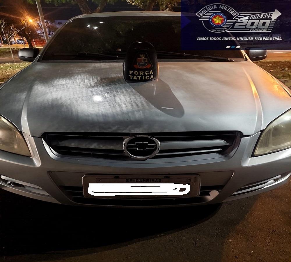 CARRO COM QUEIXA DE ESTELIONATO É APREENDIDO NA ZONA LESTE DE ARARAS SP