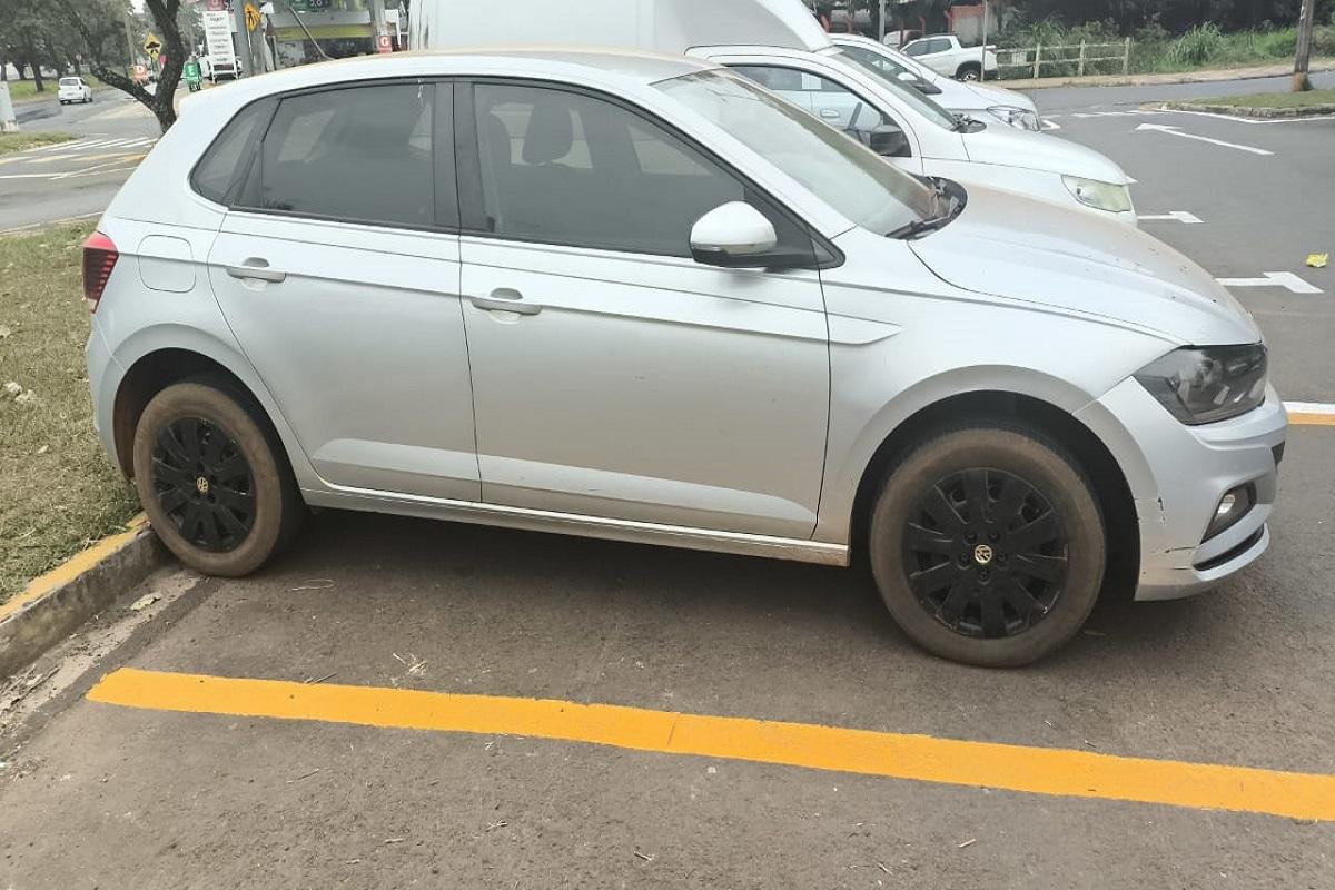 GCM APREENDE VEÍCULO FURTADO NO JARDIM FLAMBOYANT EM ARARAS SP