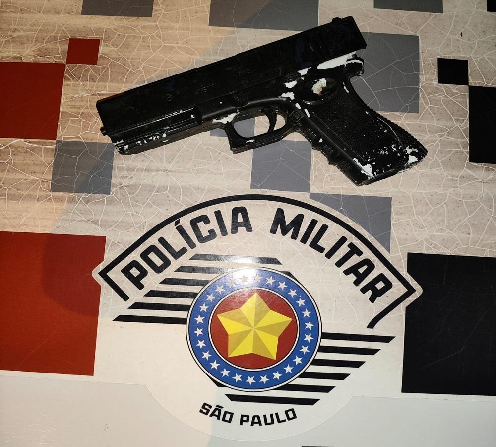 HOMEM AGRIDE E AMEAÇA DE MORTE MULHER EM PIRASSUNGA SP