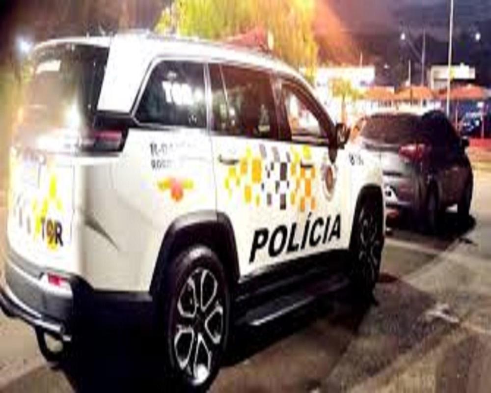 MARIDO AGRIDE ESPOSA E ACABA DETIDO PELA POLÍCIA MILITAR NO CENTRO DE ARARAS SP
