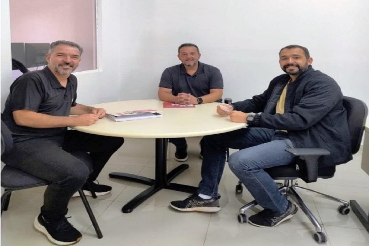 Secretaria de Esportes firma parceria com Sesi para aulas de futsal