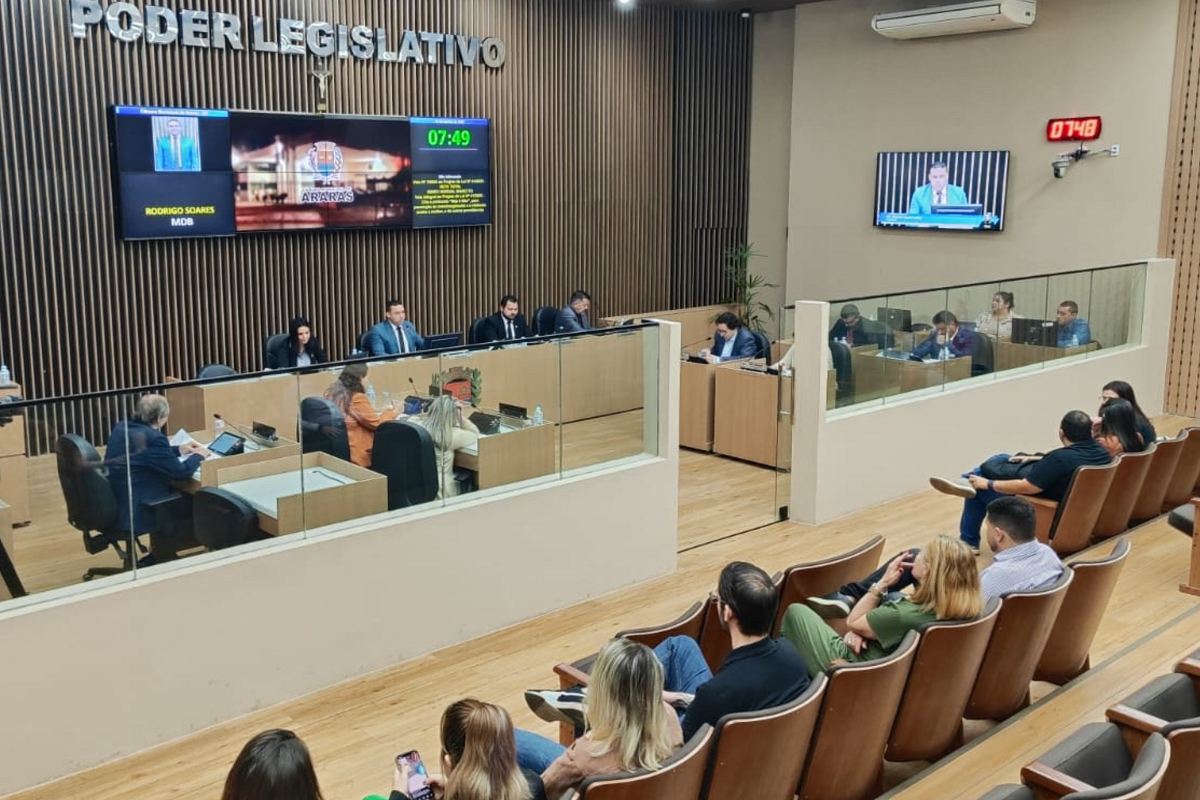 Vereadores aprovam mudanças em projeto que regulamenta o comércio ambulante em Araras