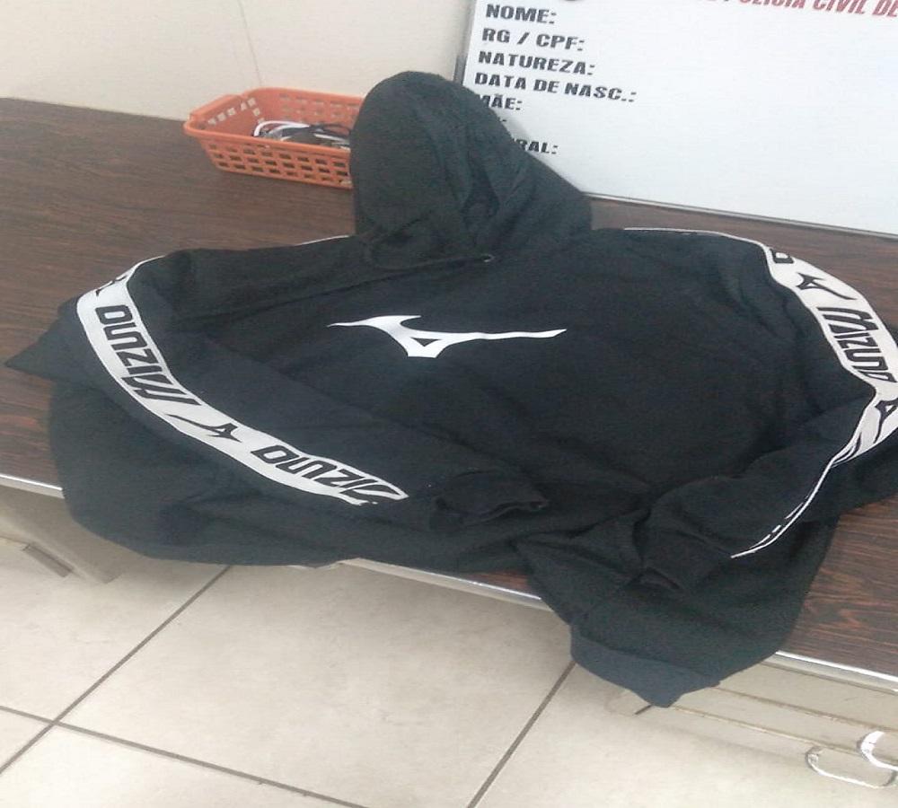 APÓS DENÚNCIA DOIS MENORES DE IDADE QUE ESTAVAM TENTANDO ROUBAR MOTOCICLETAS SÃO DETIDOS PELA POLÍCIA MILITAR EM ARARAS SP
