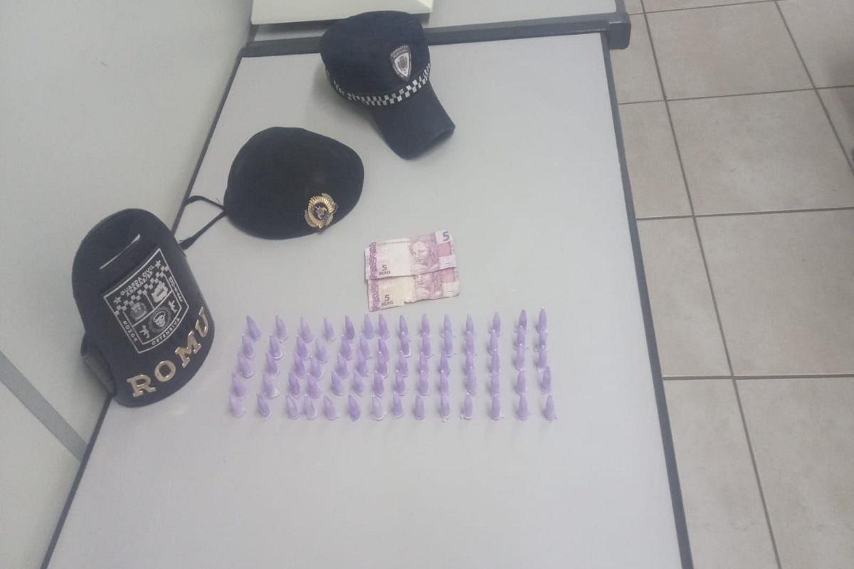 HOMEM É DETIDO EM FLAGRANTE POR TRÁFICO DE DROGAS NA ZONA NORTE DE ARARAS