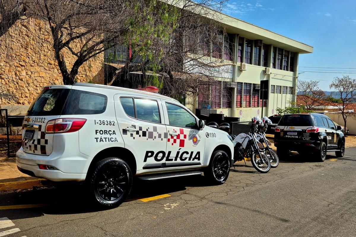 OPERAÇÃO IMPACTO: FORAGIDO DA JUSTIÇA É PRESO APÓS TENTAR FUGA PELO TELHADO