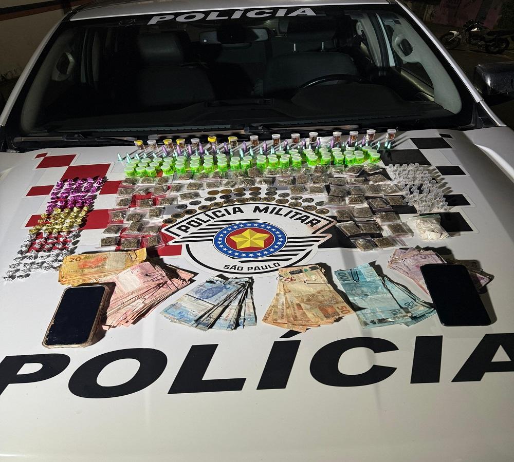 POLÍCIA APREENDE GRANDE QUANTIDADE DE DROGAS E DINHEIRO DURANTE OPERAÇÃO EM LIMEIRA SP