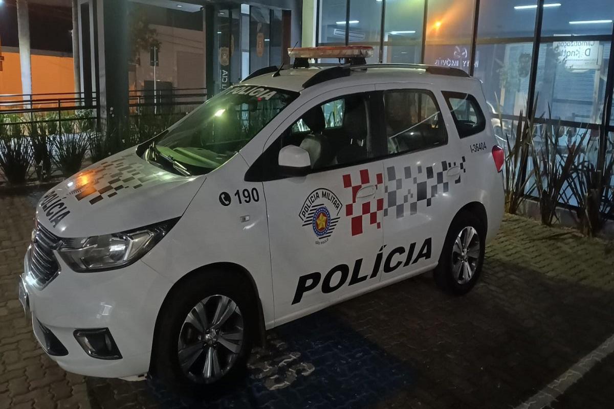 POLÍCIA MILITAR CUMPRE MANDADO DE PRISÃO NO JARDIM EMPYREO, EM LEME SP