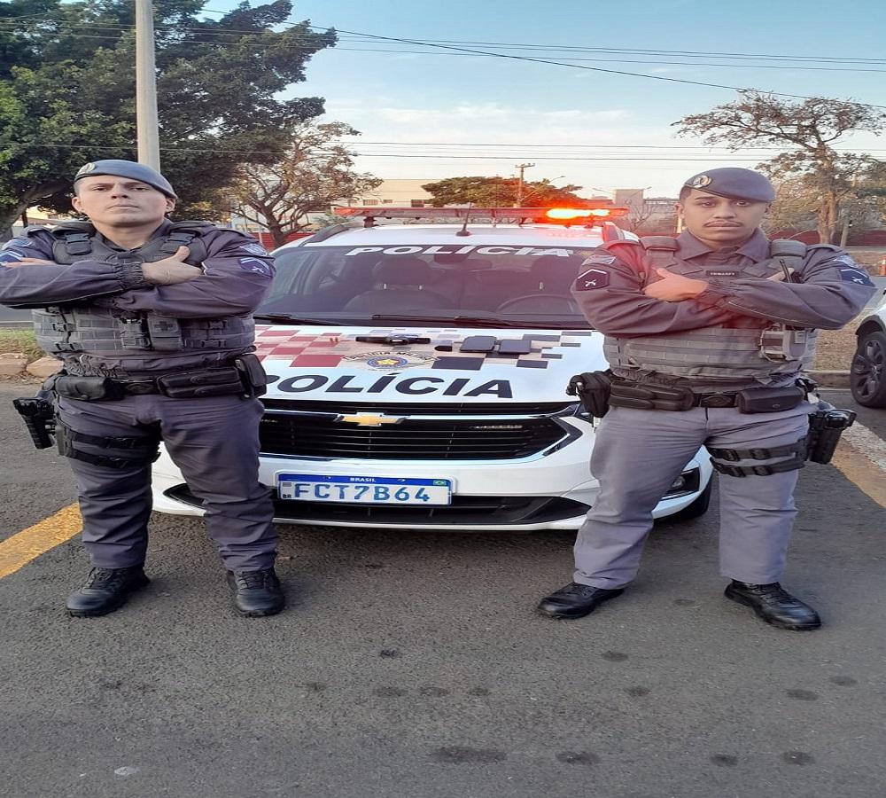 POLÍCIA MILITAR PRENDE HOMEM POR RECEPTAÇÃO, PORTE ILEGAL DE ARMA E AMEAÇA EM ARARAS