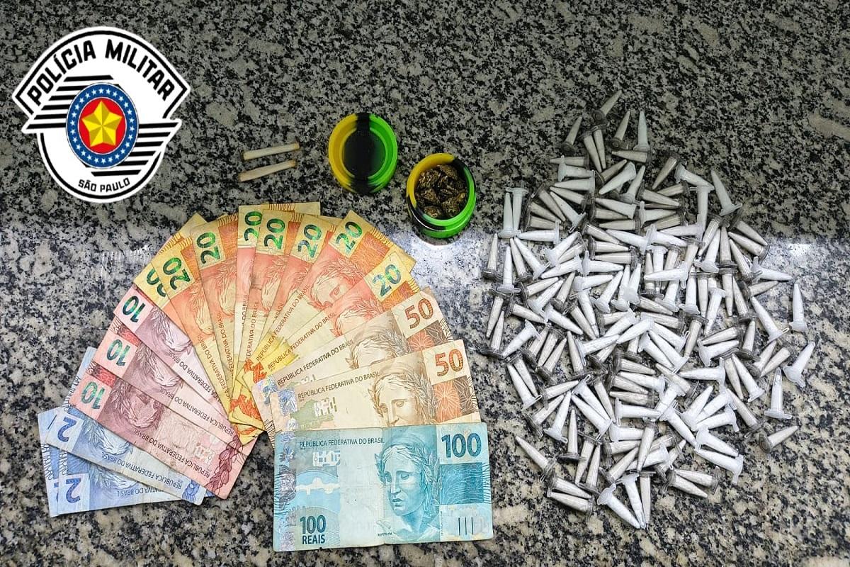 Polícia prende jovem com cocaína, maconha e droga sintética em residência