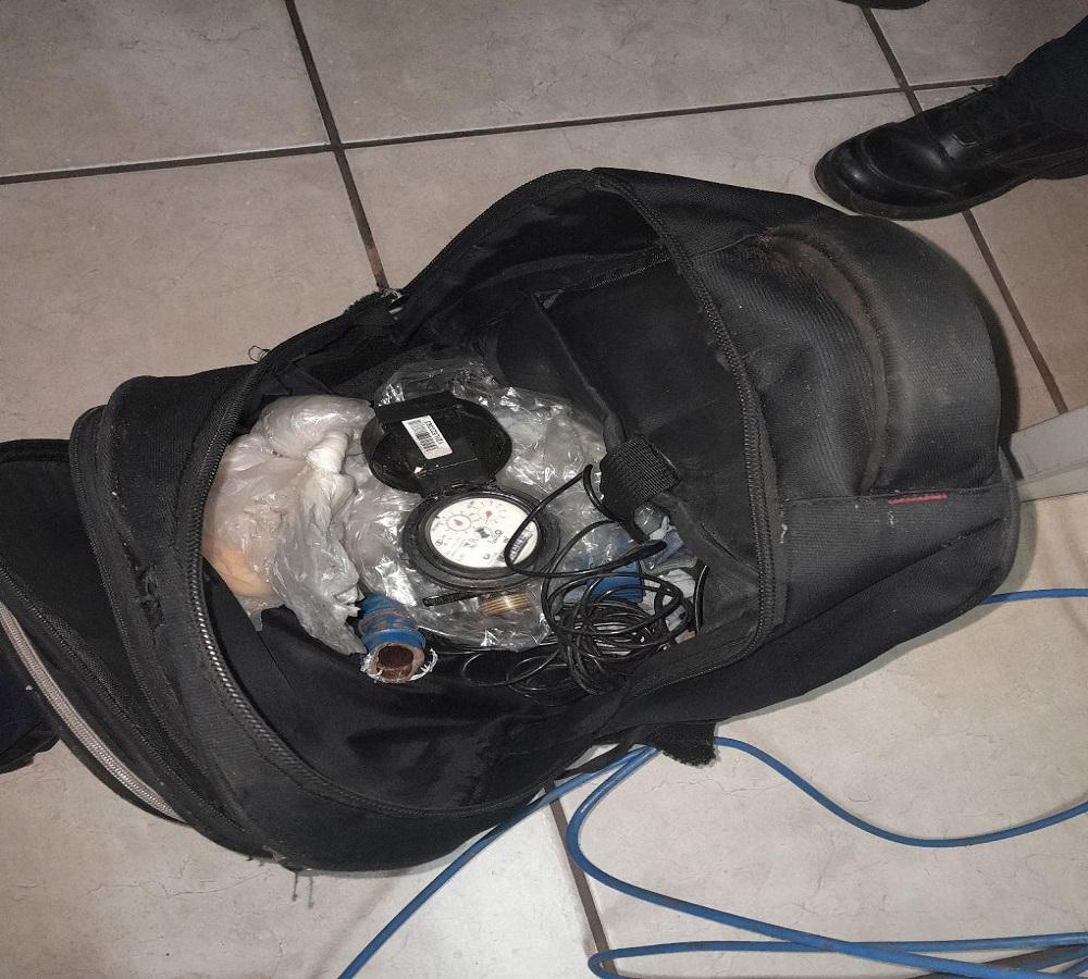 CASAL É PRESO EM FLAGRANTE PELA GUARDA CIVIL MUNICIPAL APÓS FURTO DE FIOS NO LAGO MUNICIPAL DE ARARAS