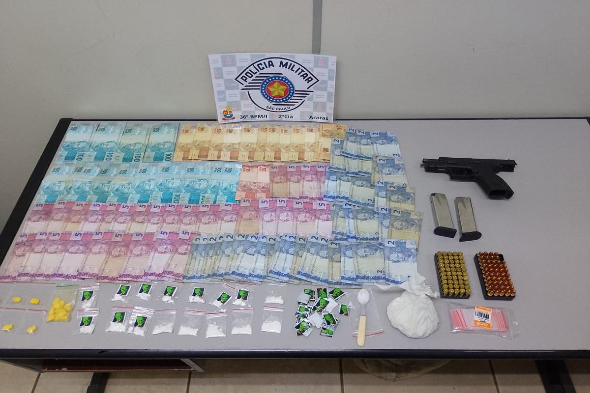 HOMEM É DETIDO PELA POLÍCIA MILITAR COM ARMA, DROGAS E MUNIÇÕES DURANTE OPERAÇÃO IMPACTO EM ARARAS SP