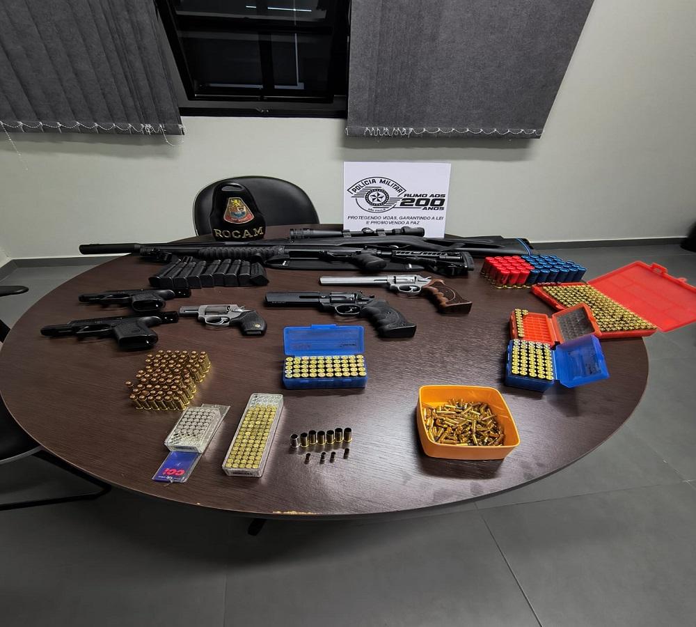 Homem é preso com arsenal após disparos contra prédio comercial no Centro de Leme SP