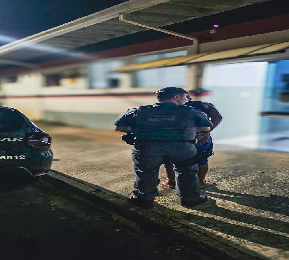HOMEM É PRESO POR TRÁFICO DE DROGAS EM IRACEMÁPOLIS SP
