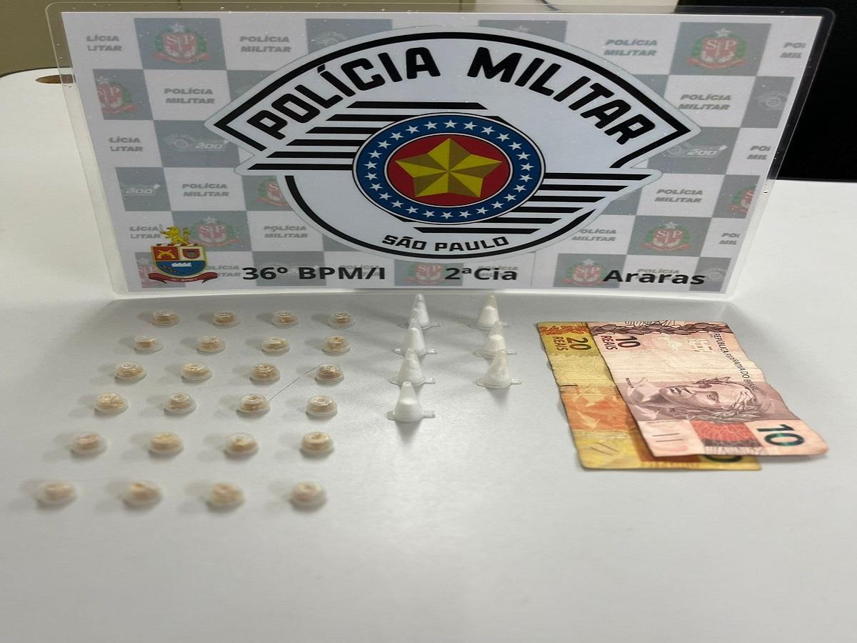 HOMEM É PRESO POR TRÁFICO DE DROGAS NA VILA DONA ROSA EM ARARAS SP