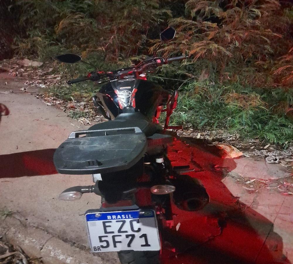 MOTOCICLETA ROUBADA É LOCALIZADA MINUTOS DEPOIS PELA GUARDA CIVIL MUNICIPAL EM ARARAS SP