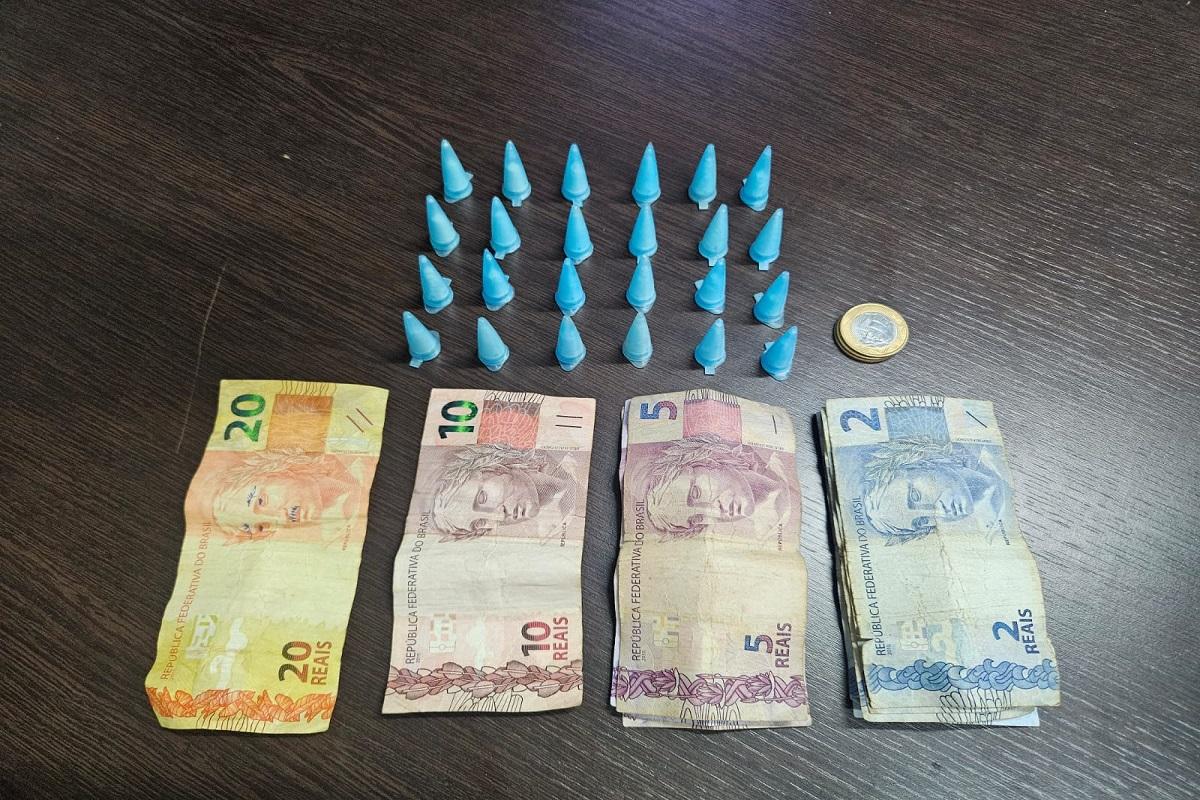 POLÍCIA MILITAR APREENDE ADOLESCENTE ENVOLVIDO COM TRÁFICO DE DROGAS EM LEME SP
