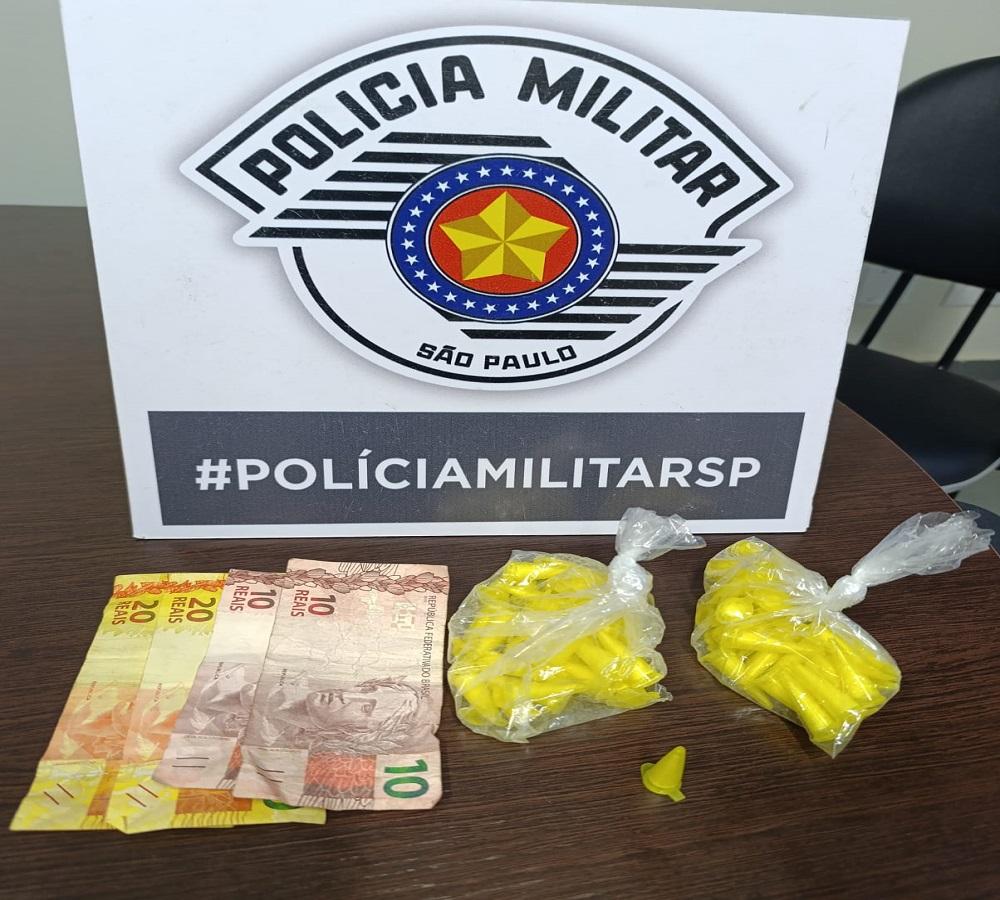 POLÍCIA MILITAR PRENDE HOMEM EM FLAGRANTE POR TRÁFICO DE DROGAS NO JARDIM ALTO DA BOA VISTA EM LEME