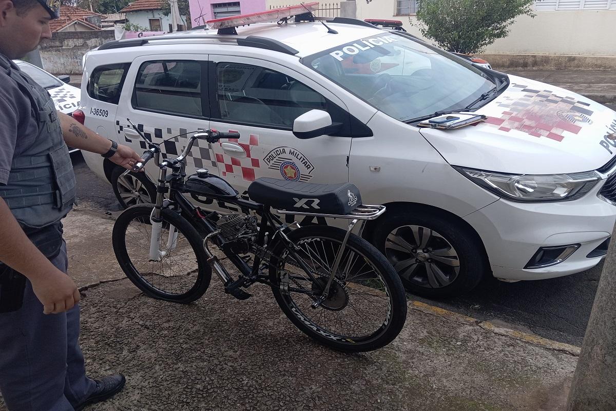 POPULARES TENTAM IMPEDIR POLICIAIS DE DETER MENORES INFRATORES EM ENGENHEIRO COELHO SP