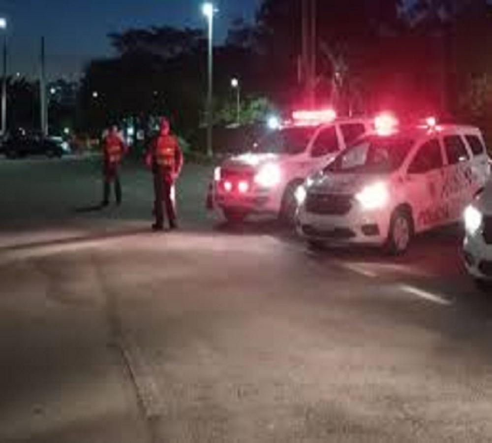 PROCURADOS PELA JUSTIÇA SÃO DETIDOS DURANTE BLOQUEIO NA ZONA LESTE DE ARARAS SP