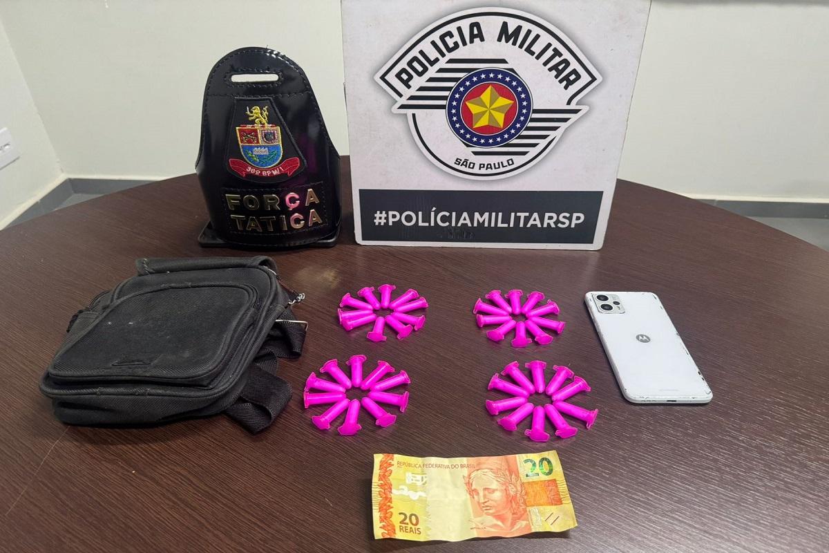 FORÇA TÁTICA PRENDE JOVEM POR TRÁFICO DE DROGAS EM LEME SP