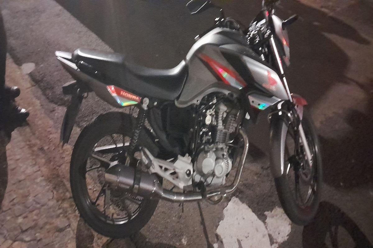 GCM APREENDE MOTOCICLETA DURANTE 