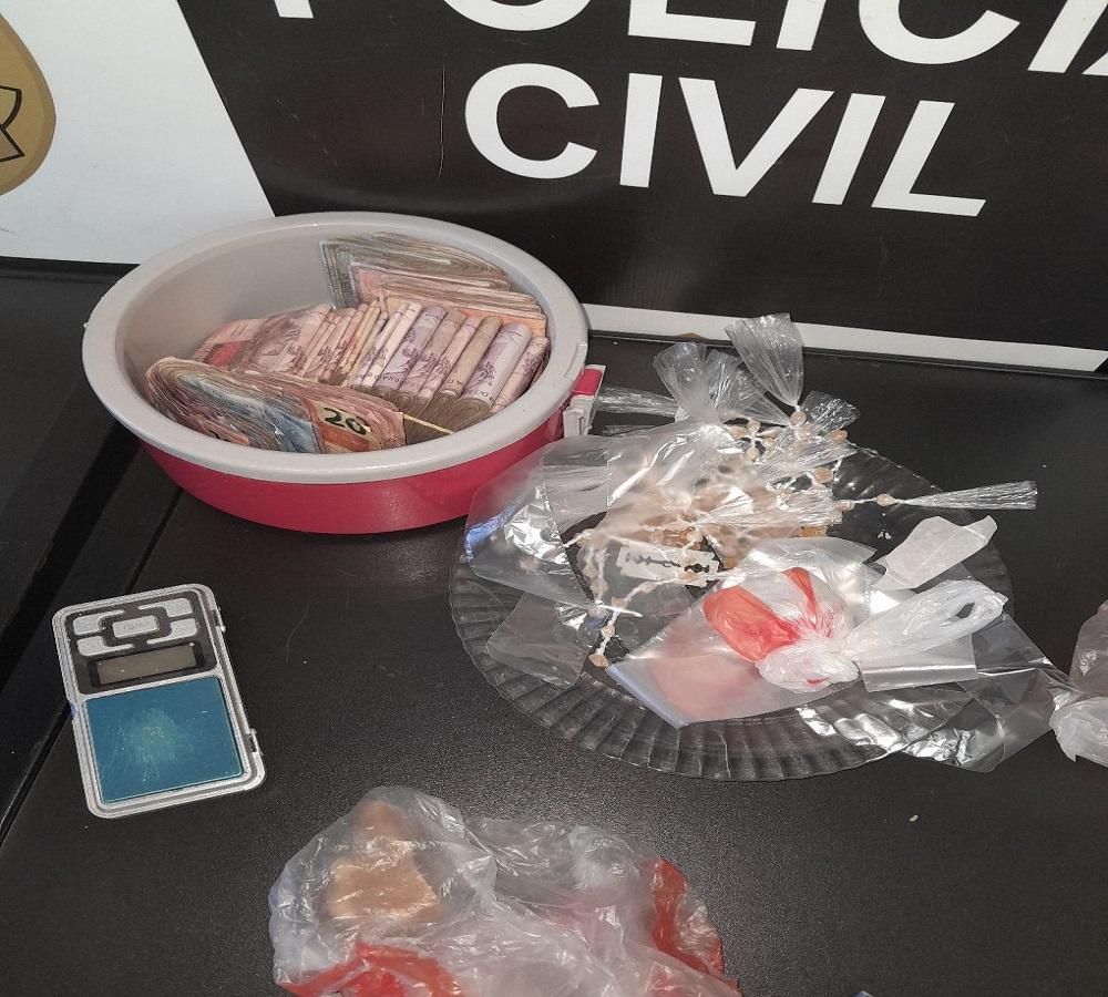 GCM DE ARARAS APOIA POLÍCIA CIVIL EM OPERAÇÃO E PRENDE DOIS HOMENS COM DROGAS NO JARDIM DAS ORQUÍDEAS